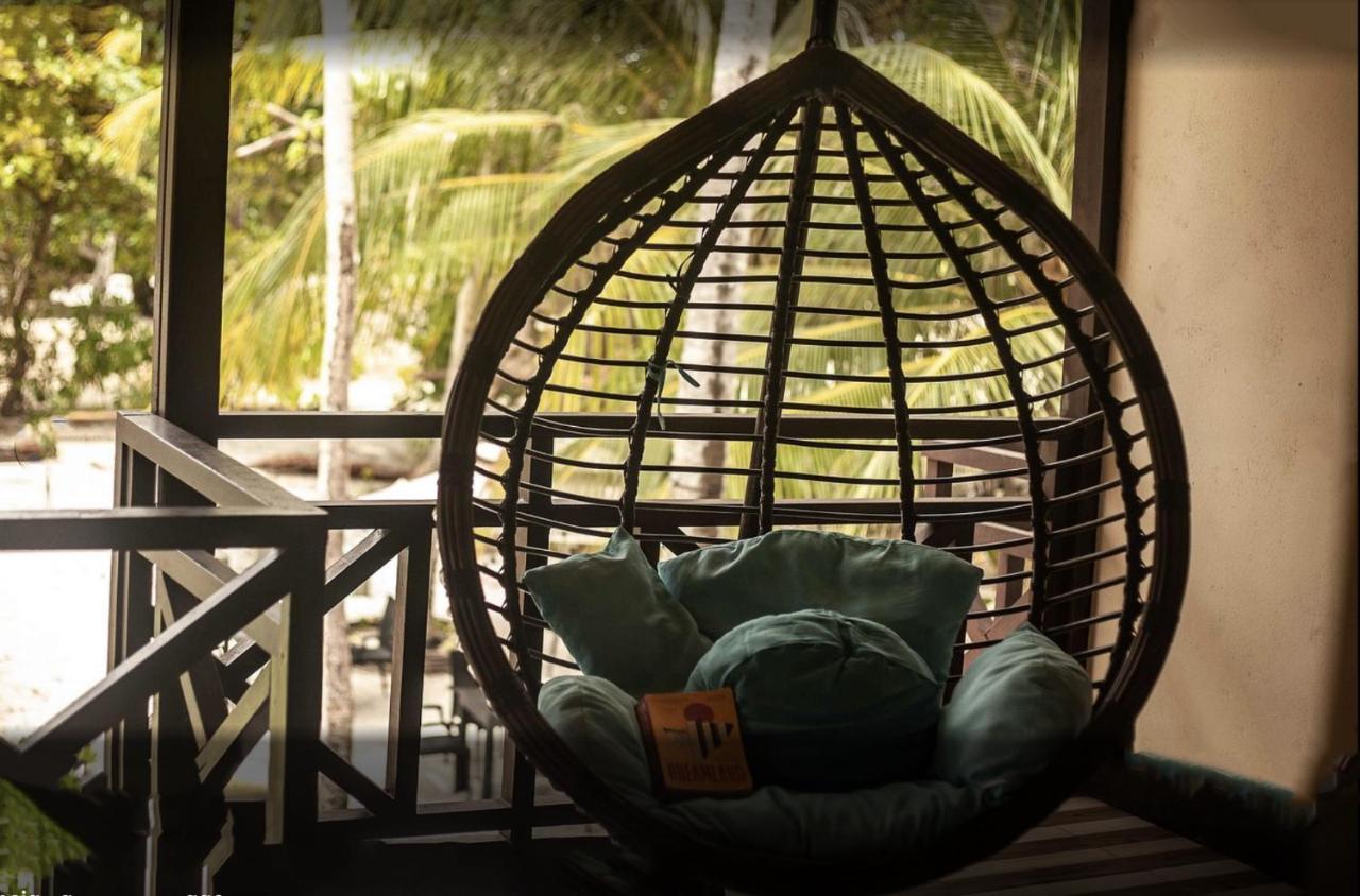Surf Yoga Camp Hotel Thulusdhoo Ngoại thất bức ảnh