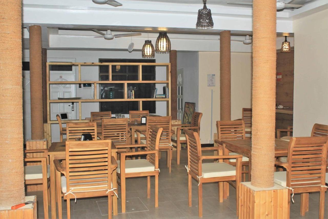Surf Yoga Camp Hotel Thulusdhoo Ngoại thất bức ảnh