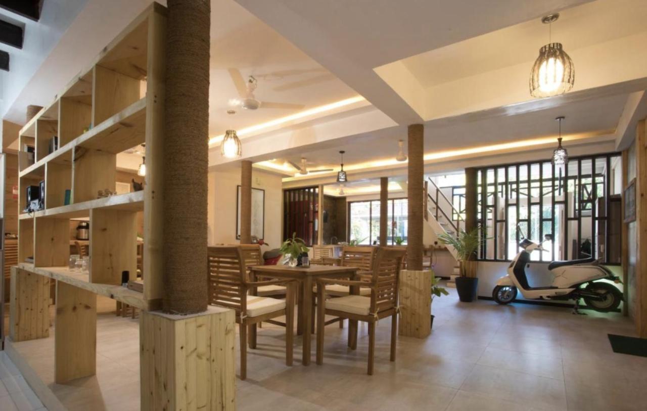Surf Yoga Camp Hotel Thulusdhoo Ngoại thất bức ảnh