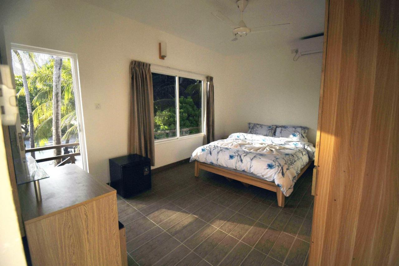 Surf Yoga Camp Hotel Thulusdhoo Ngoại thất bức ảnh