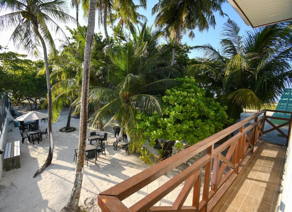 Surf Yoga Camp Hotel Thulusdhoo Ngoại thất bức ảnh