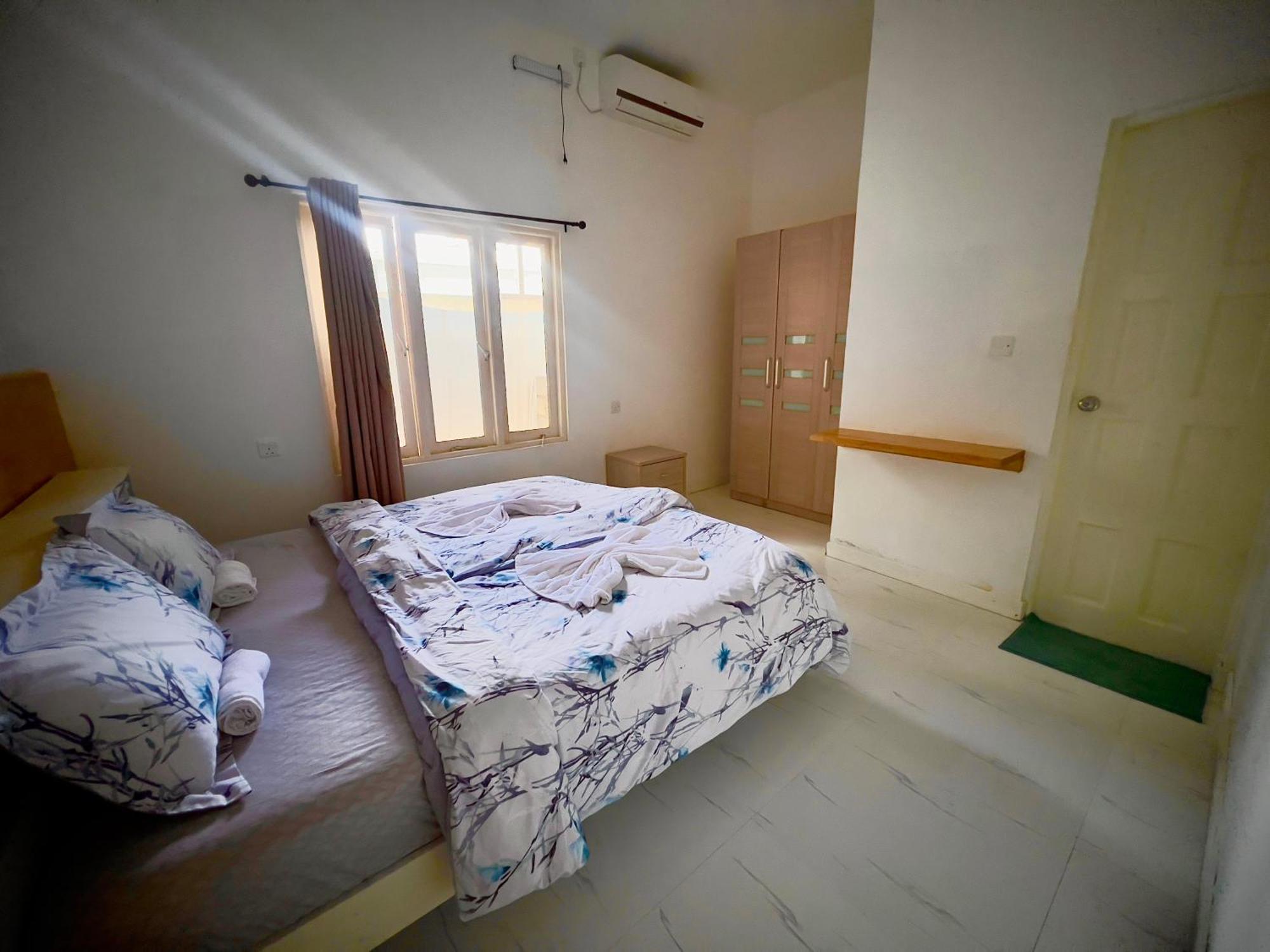 Surf Yoga Camp Hotel Thulusdhoo Ngoại thất bức ảnh